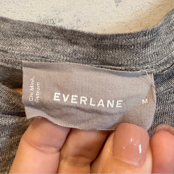 Everlane heather gray linen short sleeve T-shirt - Picture 2 of 4